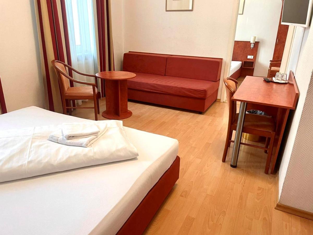 אופנבאך Hotel Am Ledermuseum מראה חיצוני תמונה