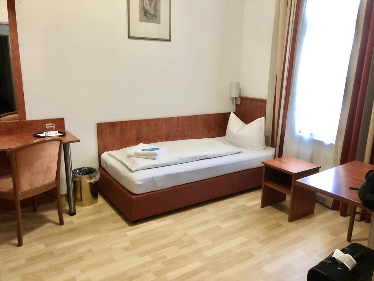 אופנבאך Hotel Am Ledermuseum מראה חיצוני תמונה