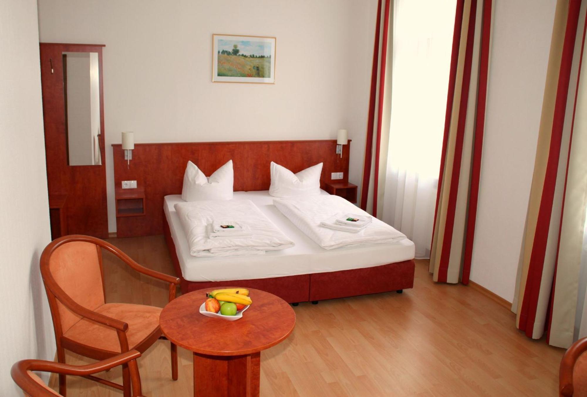 אופנבאך Hotel Am Ledermuseum מראה חיצוני תמונה